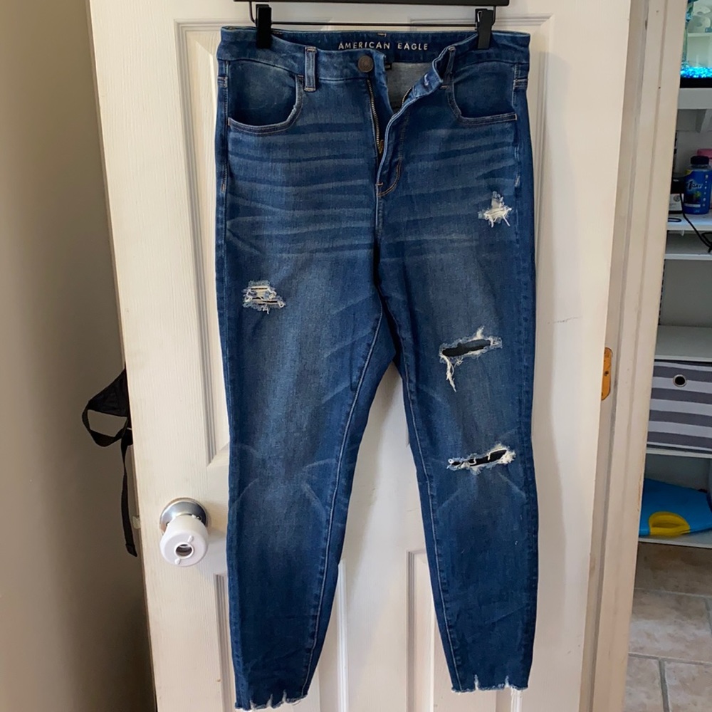 American Eagle Distressed Dream Jean Curvy